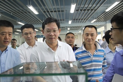 珠海一職實驗學校、新青科技園齊獲市長鄭人豪點贊-教育頻道-手機